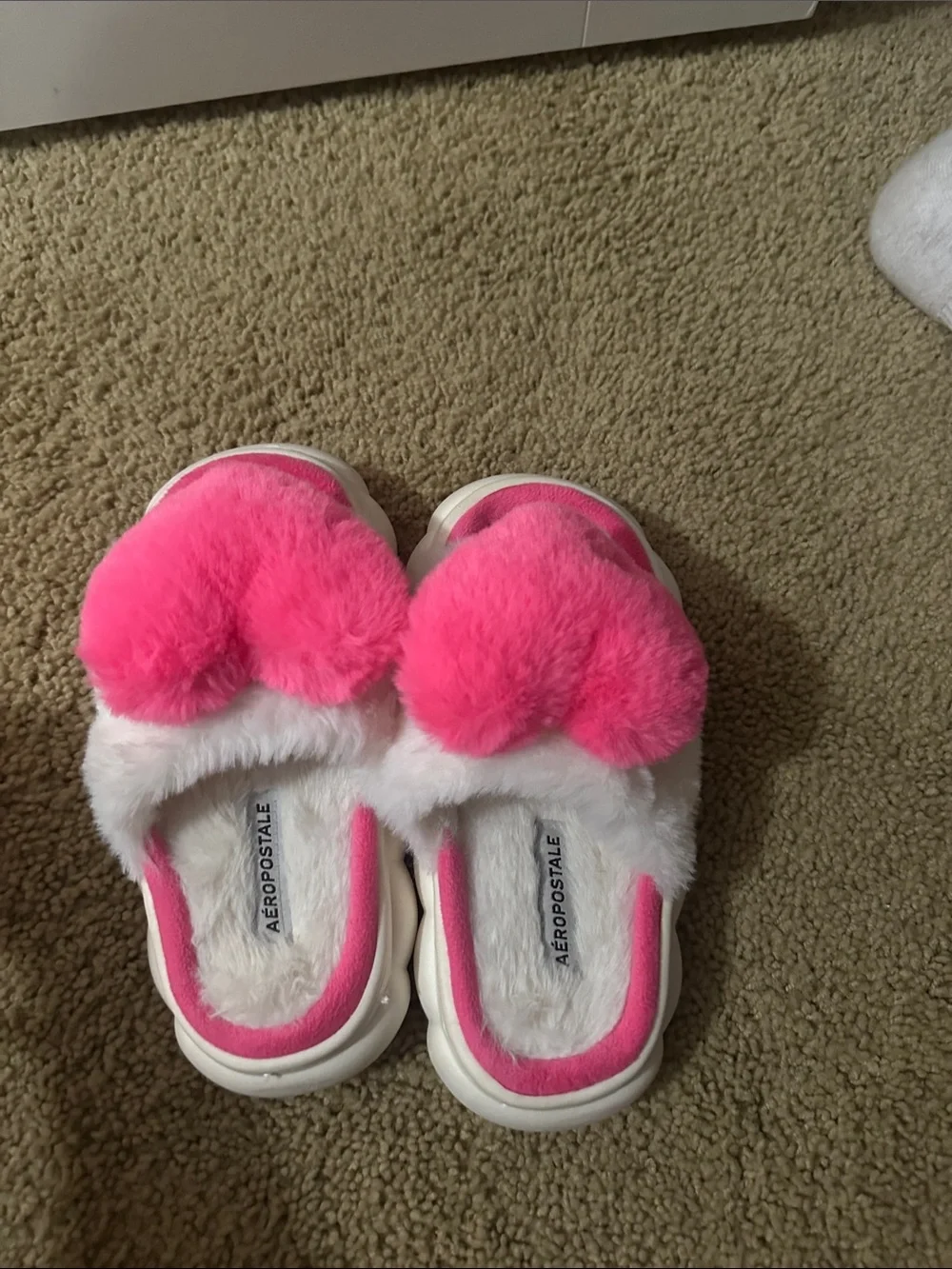 Aeropostale White Fuzzy Slide Slippers with Hot Pink Heart